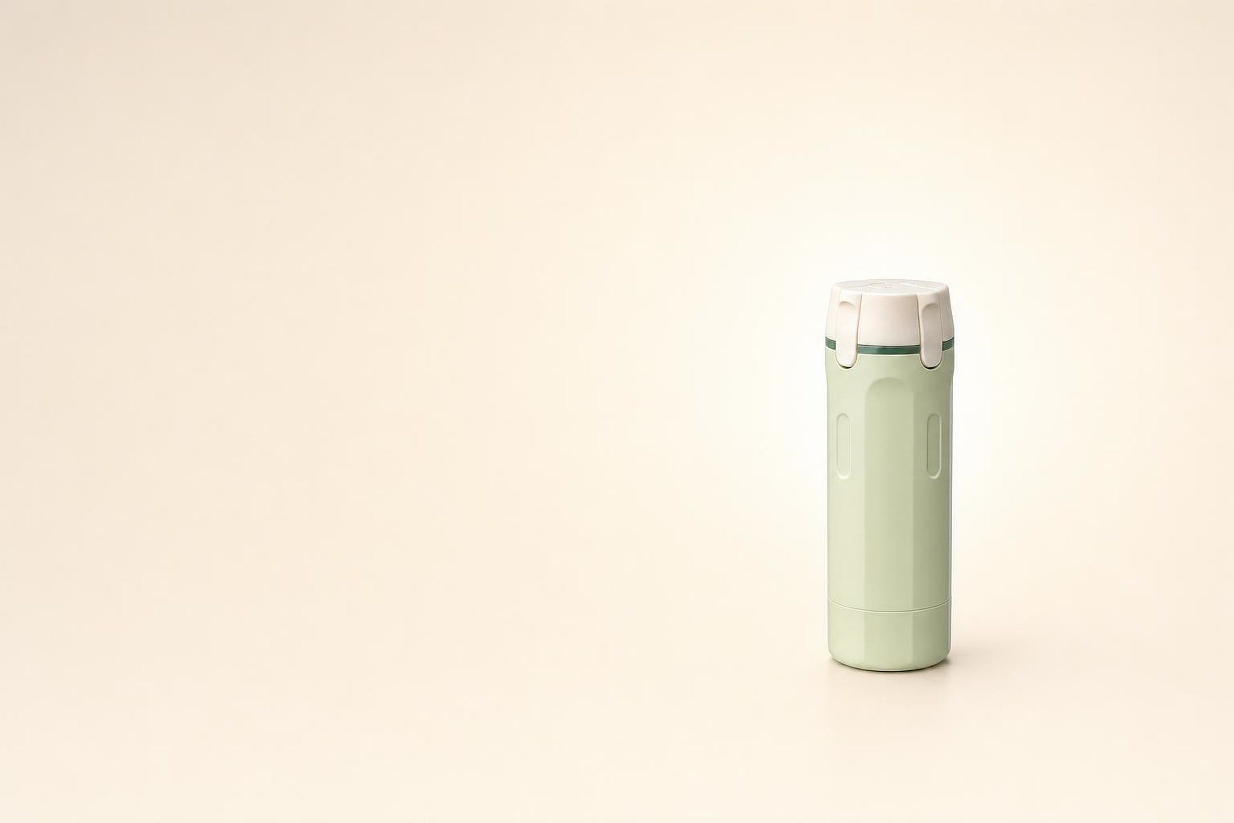 Bottly Kit, bote dispensador de viaje 4 en 1 en verde salvia